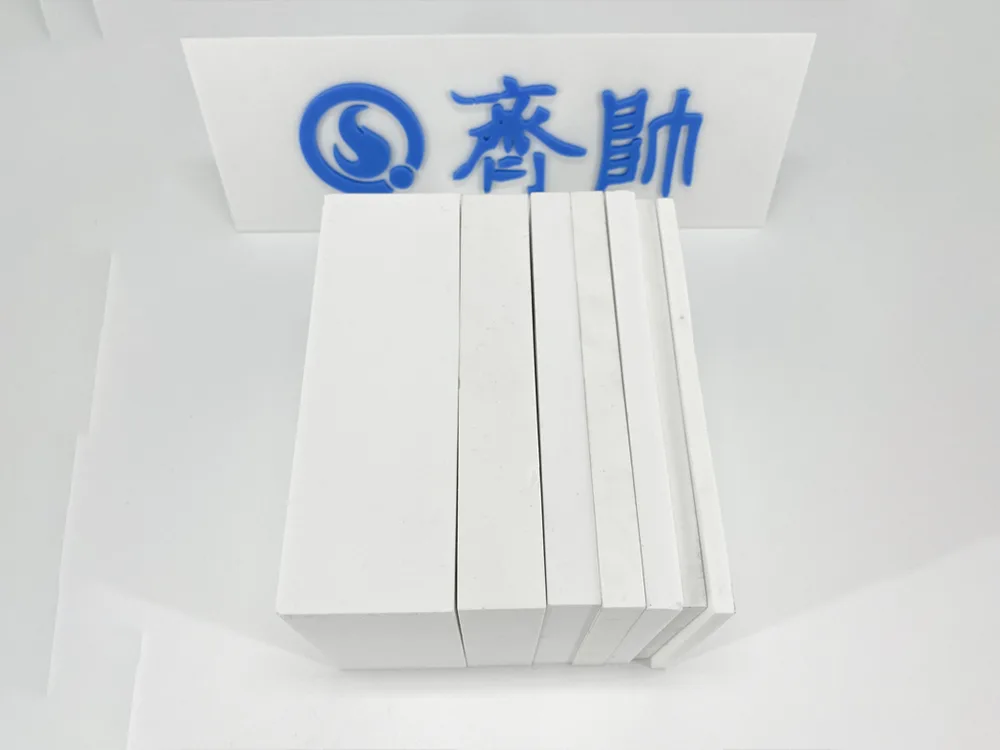 Tấm gốm alumina là vật liệu gì?